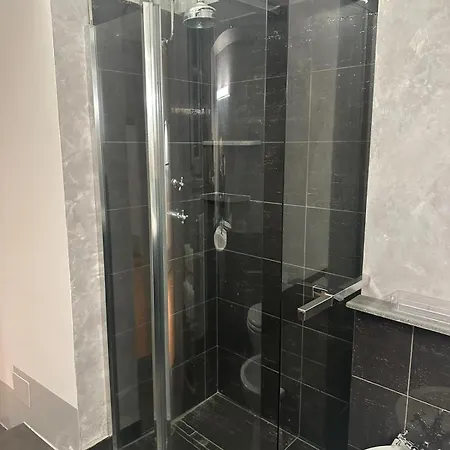 Mangrossi דירה אורביאטו